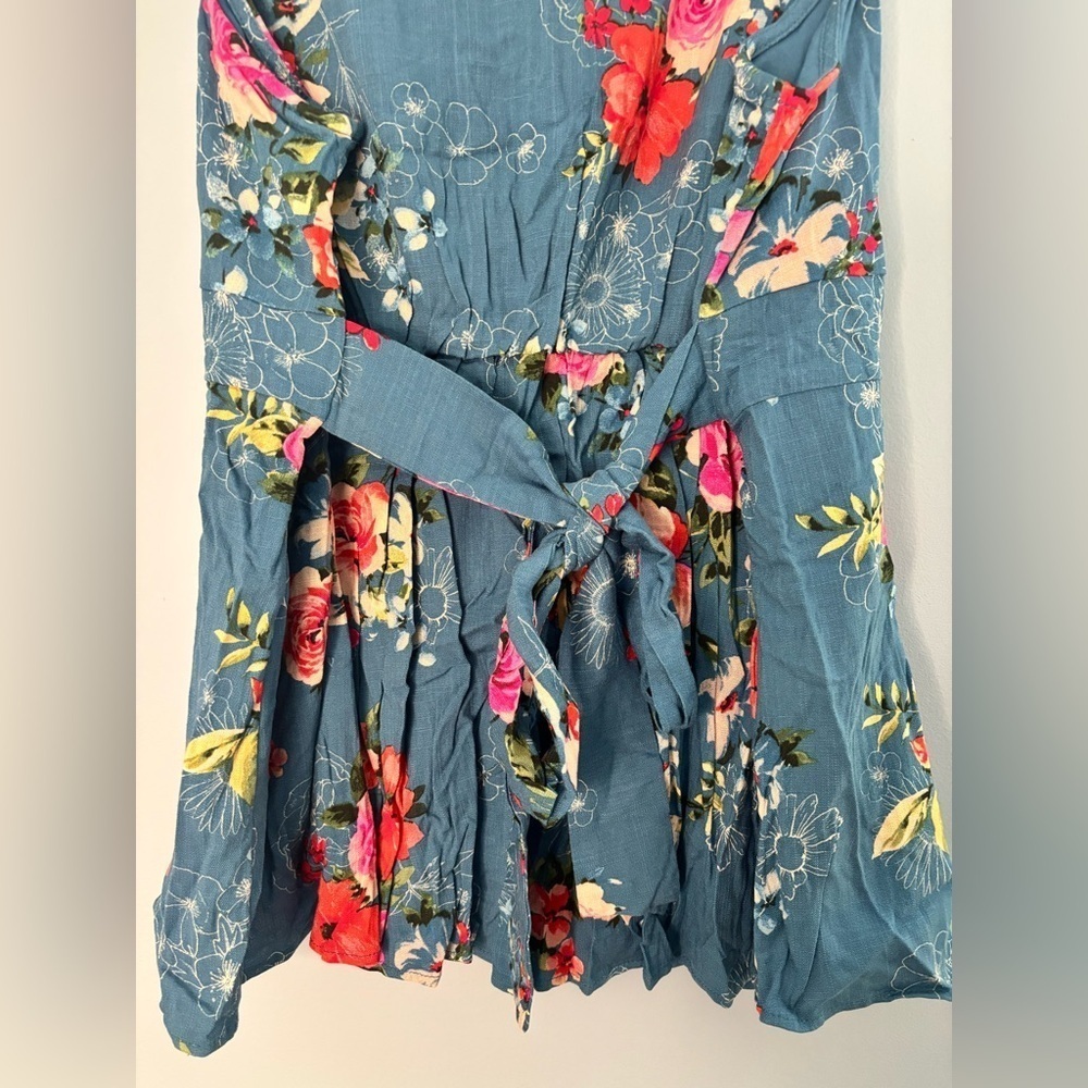 Torrid Womens Top 1X Plus Tank Blue Floral Faux Buttons Tie Back - Picture 7 of 9